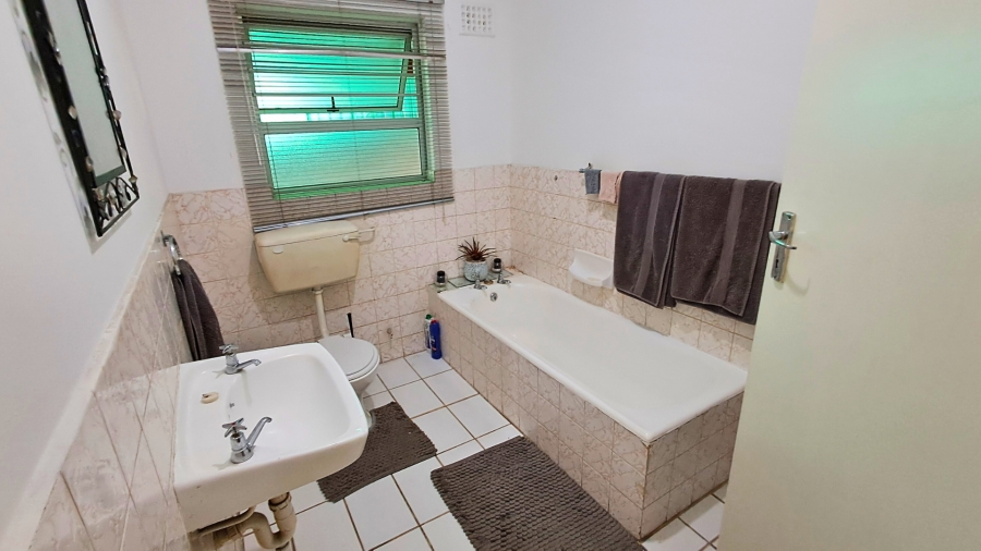 To Let 4 Bedroom Property for Rent in Vredenberg Western Cape